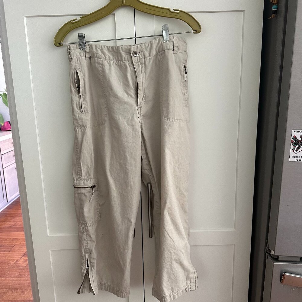 Khakis World Fashion Womens Capri, Size:10 Petite